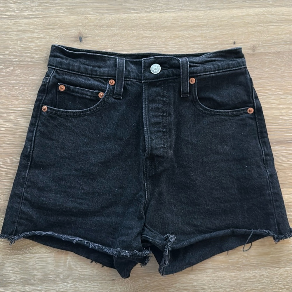 Levi’s Ribcage Jean Shorts